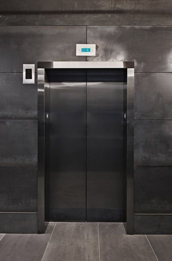 أبواب المصاعد 2